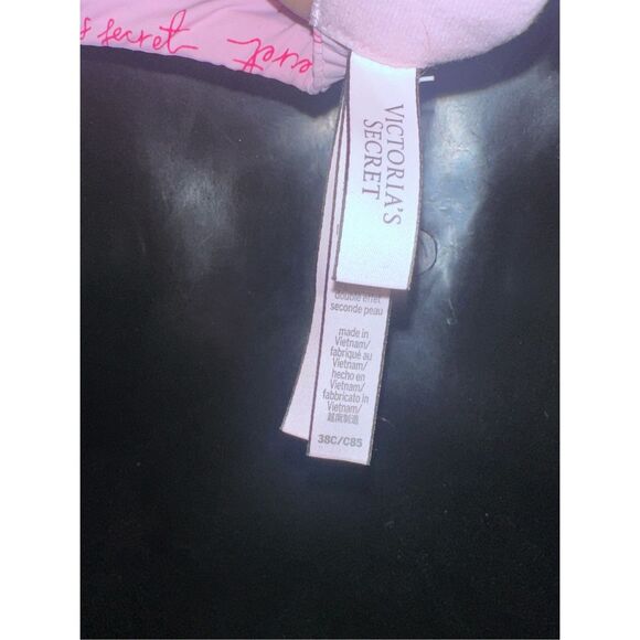Beautiful Victoria’s Secret lightly Lined t-shirt pink logo Bra 38C Good CONDIT - Picture 4 of 5